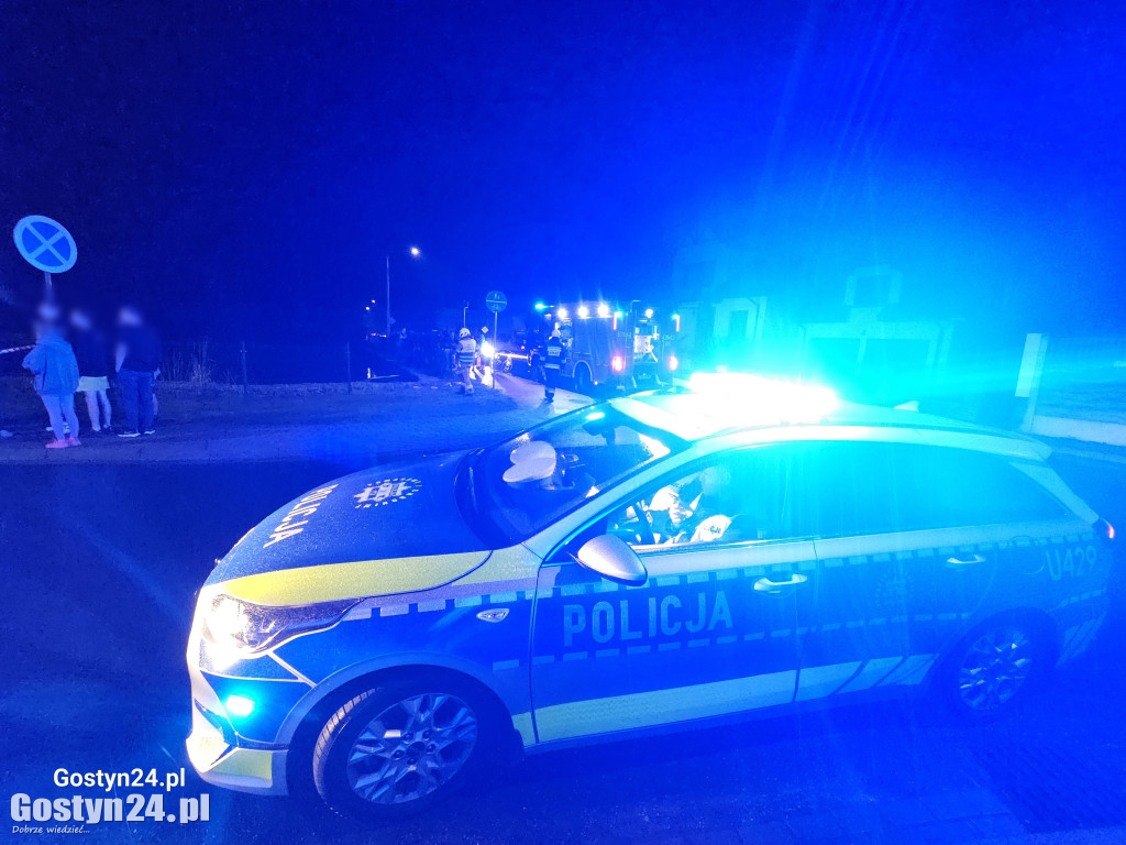 Samochód wjechał do stawu w Krobi