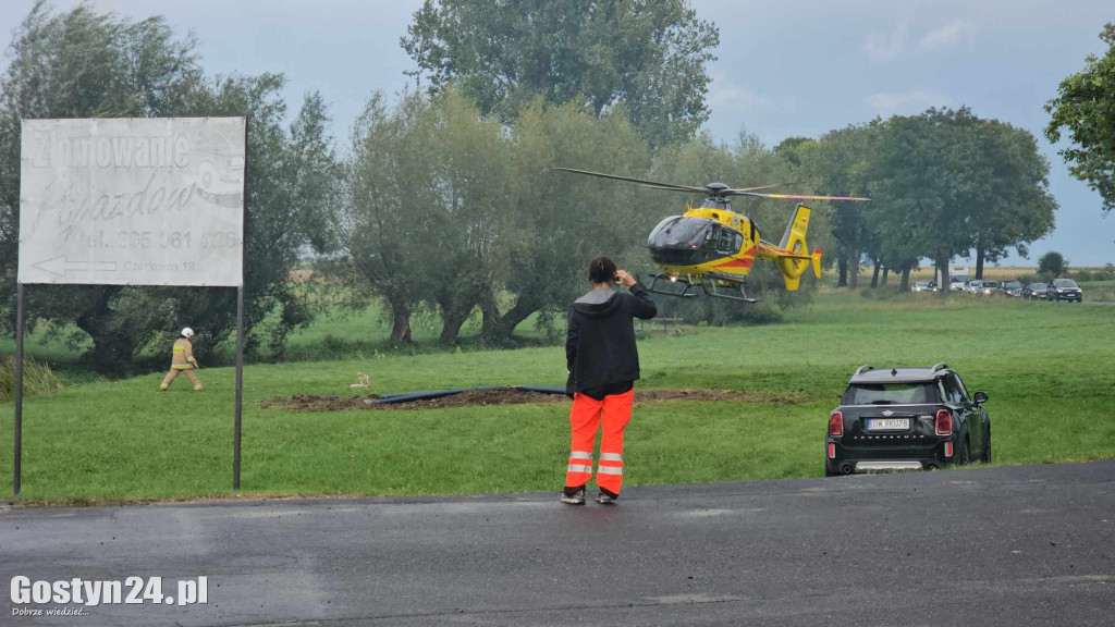 Pożar stacji demontażu pojazdów w Czarkowie