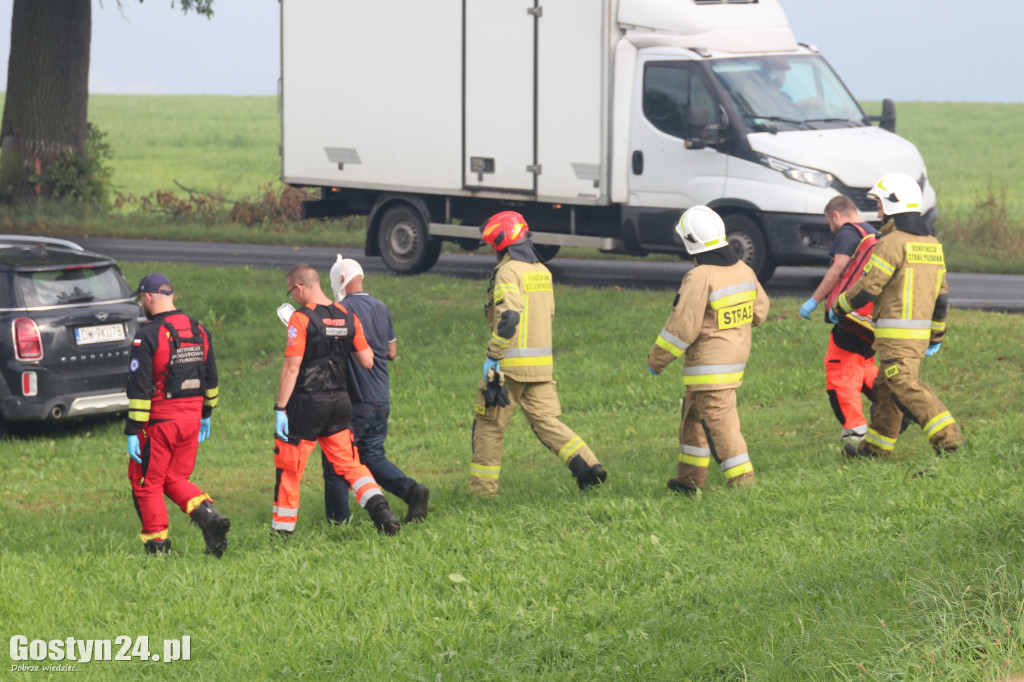 Pożar stacji demontażu pojazdów w Czarkowie