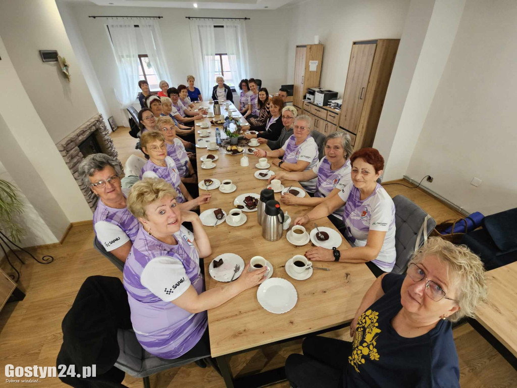 W Poniecu seniorzy chętnie ćwiczą jogę