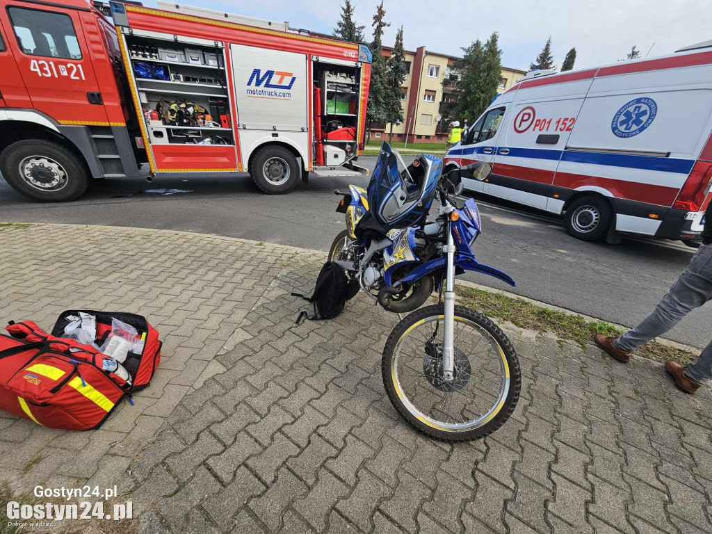 Zderzenie osobówki i motoroweru w Pudliszkach