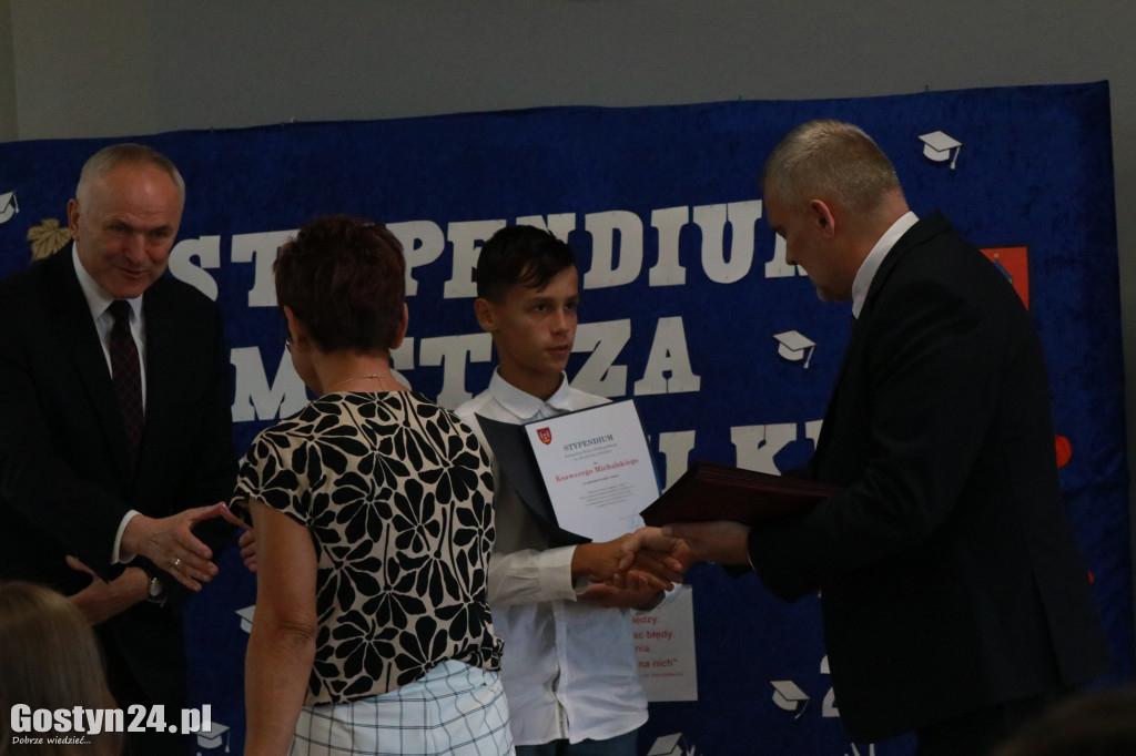 Stypendia dla zdolnych uczniów w gminie Borek Wlkp.