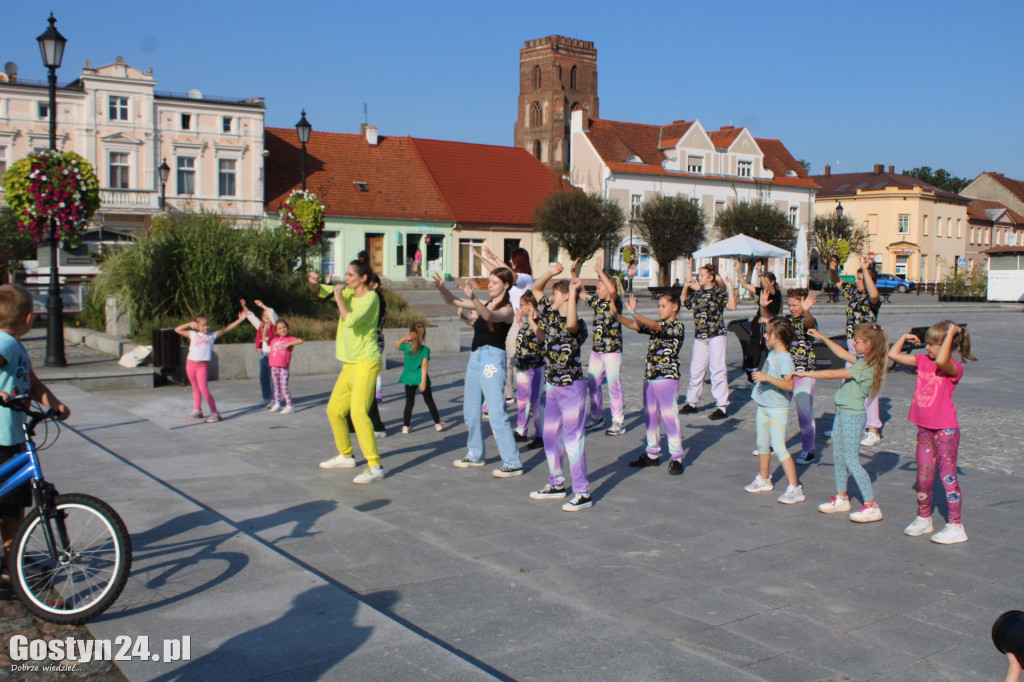 Ekoevent i tańce na gostyńskim rynku