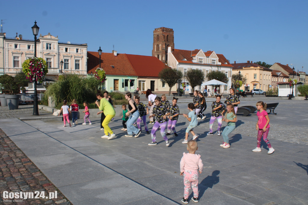 Ekoevent i tańce na gostyńskim rynku