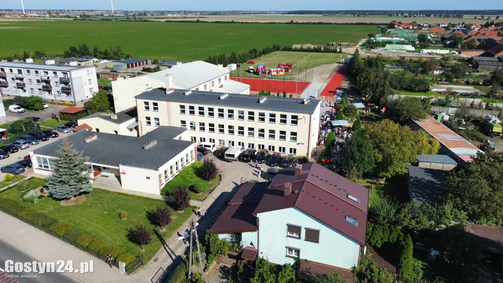Festyn rodzinny w szkole podstawowej w Bodzewie