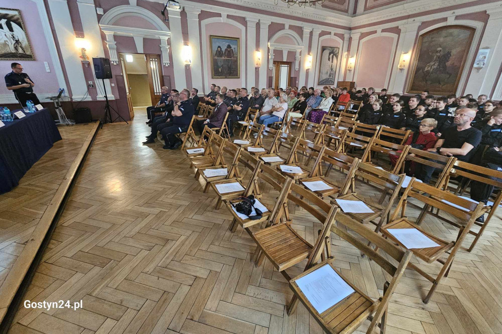 Debata społeczna w gostyńskim liceum