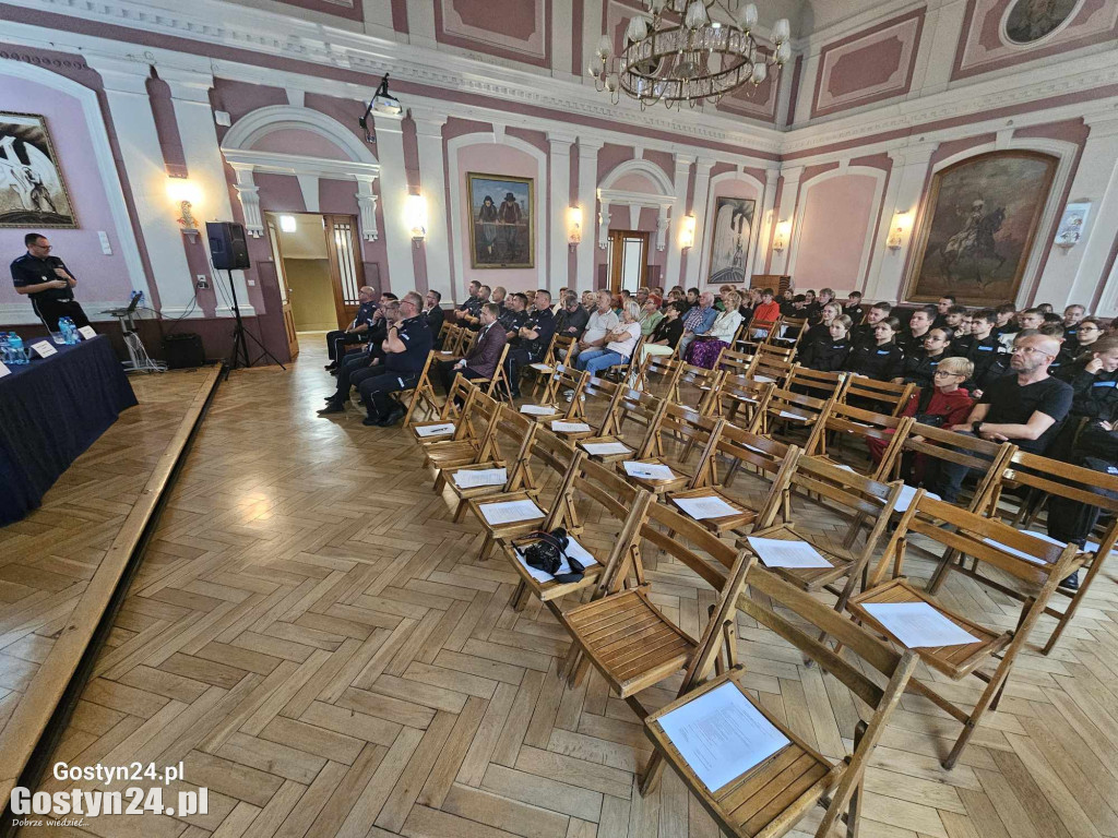 Debata społeczna w gostyńskim liceum