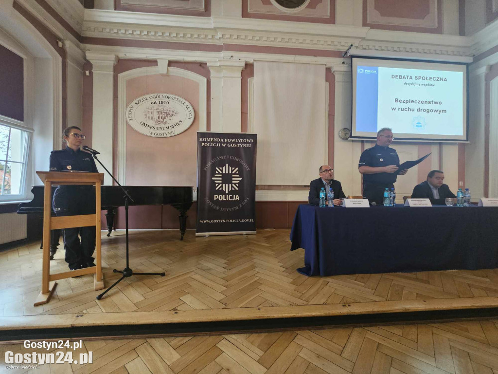 Debata społeczna w gostyńskim liceum