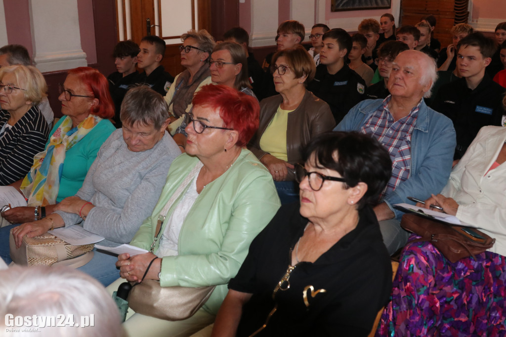 Debata społeczna w gostyńskim liceum
