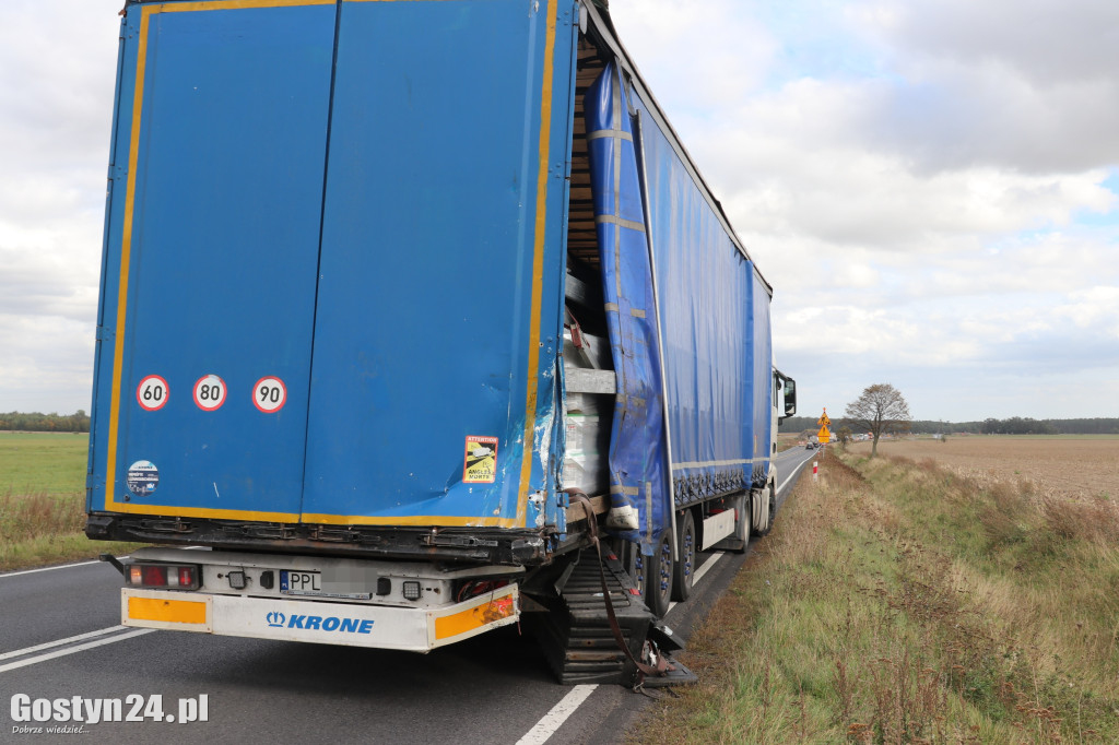 Zderzenie dwóch ciężarówek na DK12 pomiędzy Gola a Płaczkowem