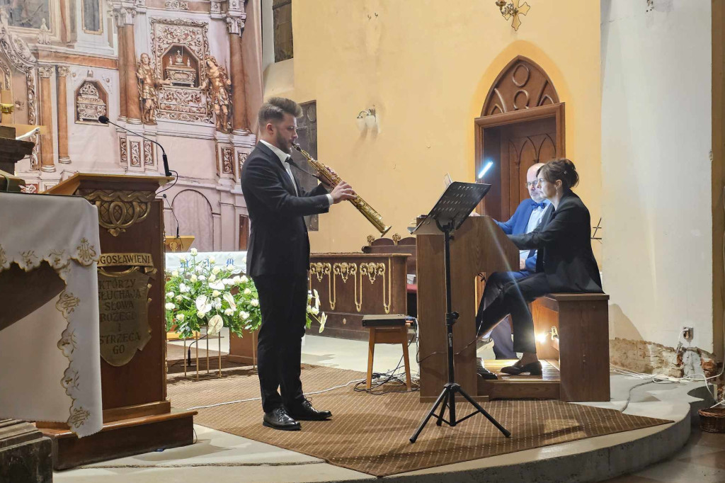 Koncert organowy w kościele w Pępowie