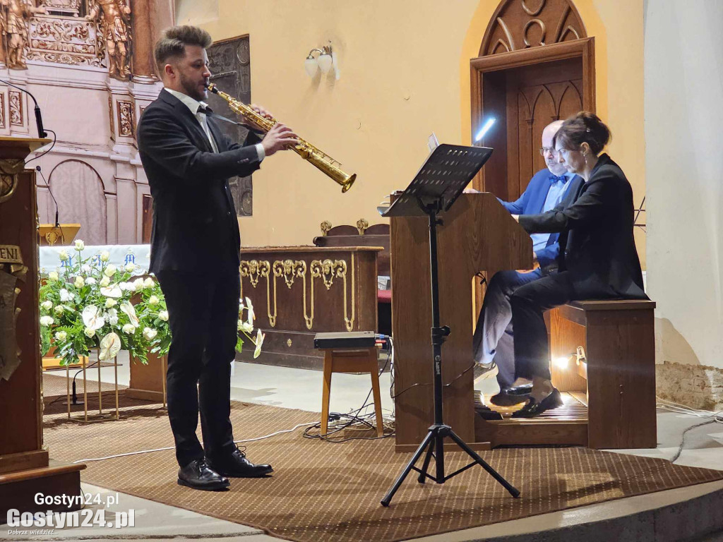 Koncert organowy w kościele w Pępowie