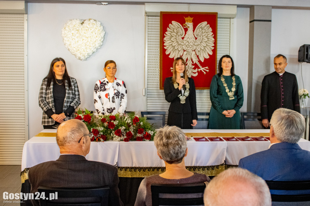 Każda z tych par może być żywym przykładem wytrwałości i wzajemnej miłości