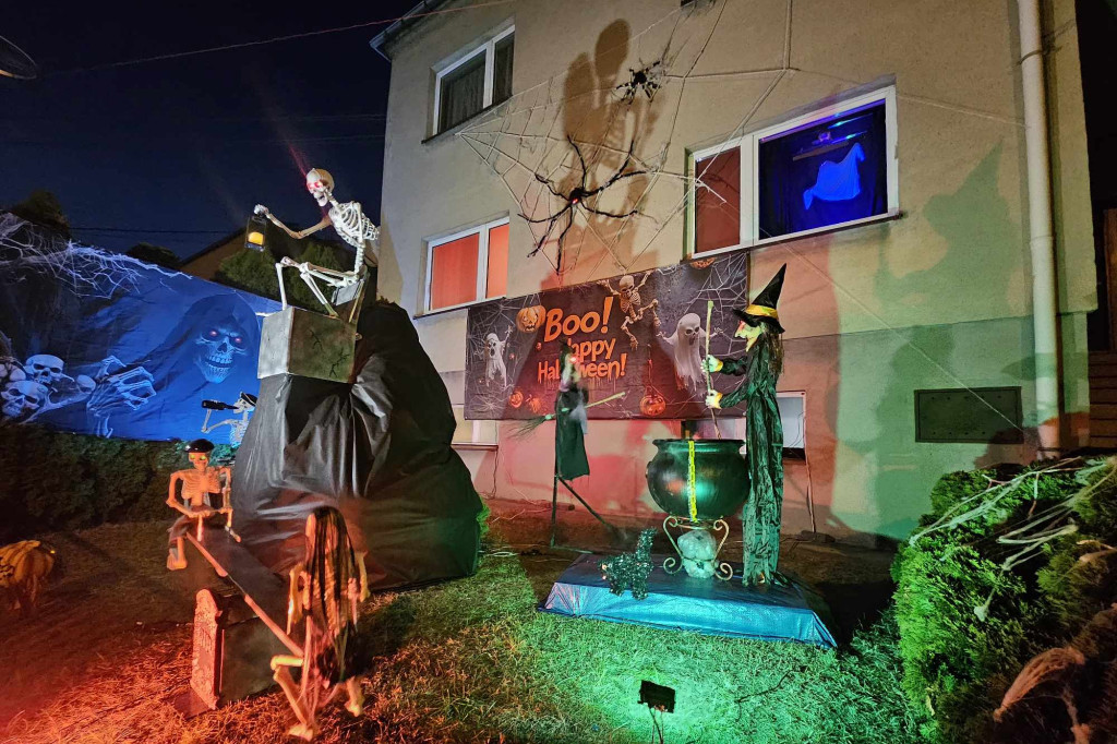 Instalacja pana Zbigniewa z okazji Halloween w Gostyniu
