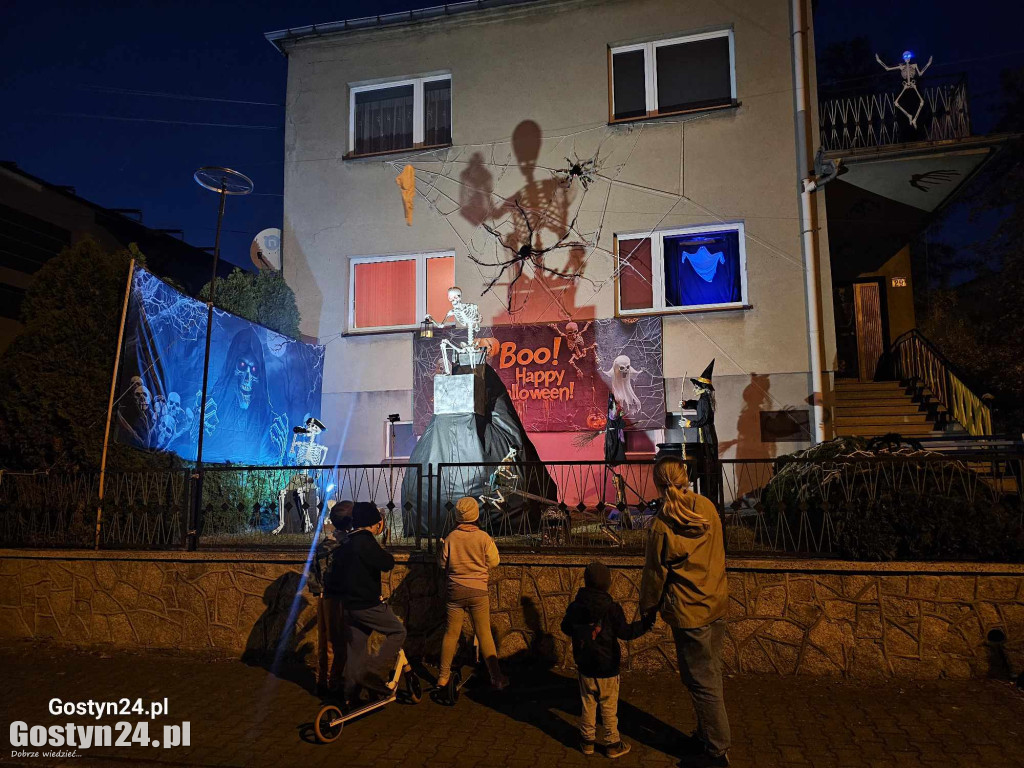 Instalacja pana Zbigniewa z okazji Halloween w Gostyniu