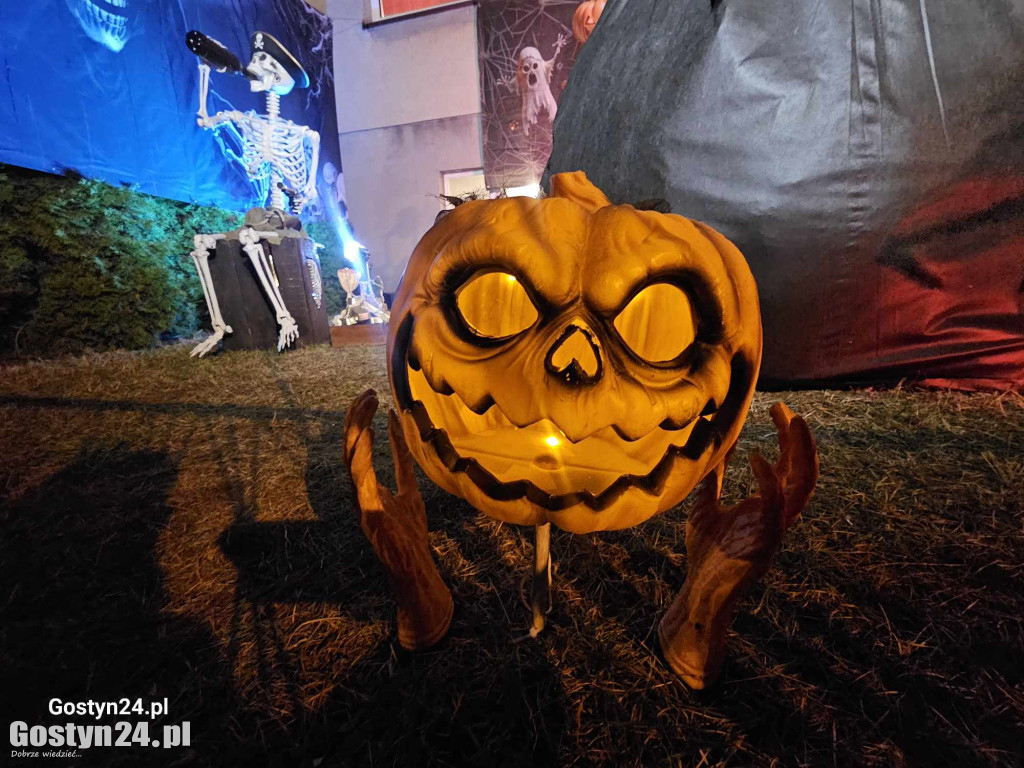 Instalacja pana Zbigniewa z okazji Halloween w Gostyniu