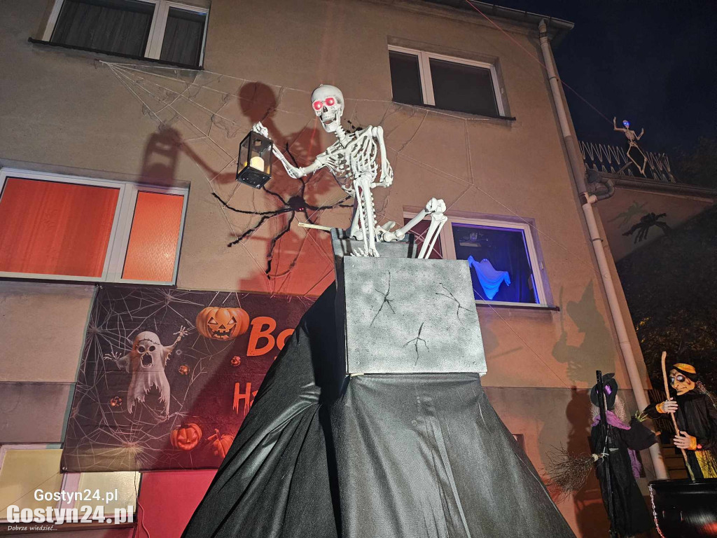 Instalacja pana Zbigniewa z okazji Halloween w Gostyniu