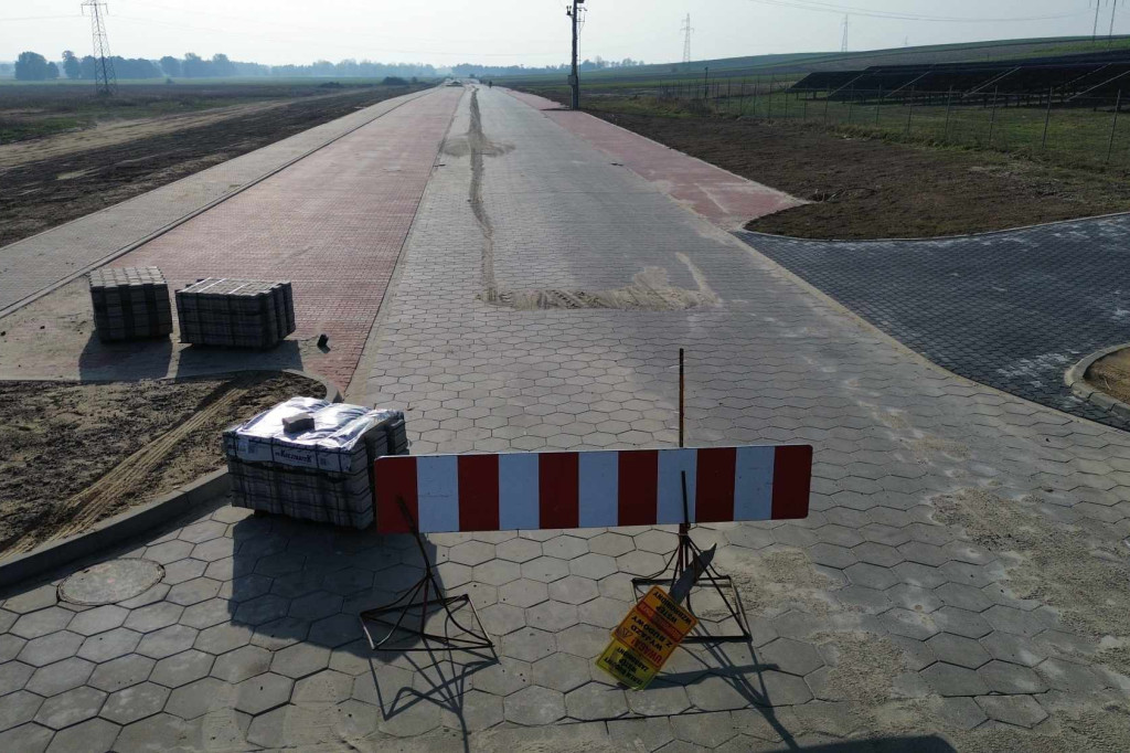 Budowa nowej drogi na Strefie Gospodarczej w Czachorowie