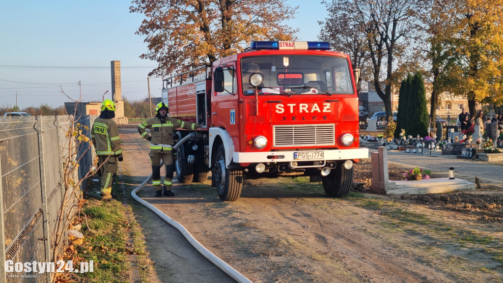 Pożar kontenera na cmentarzu w Krobi