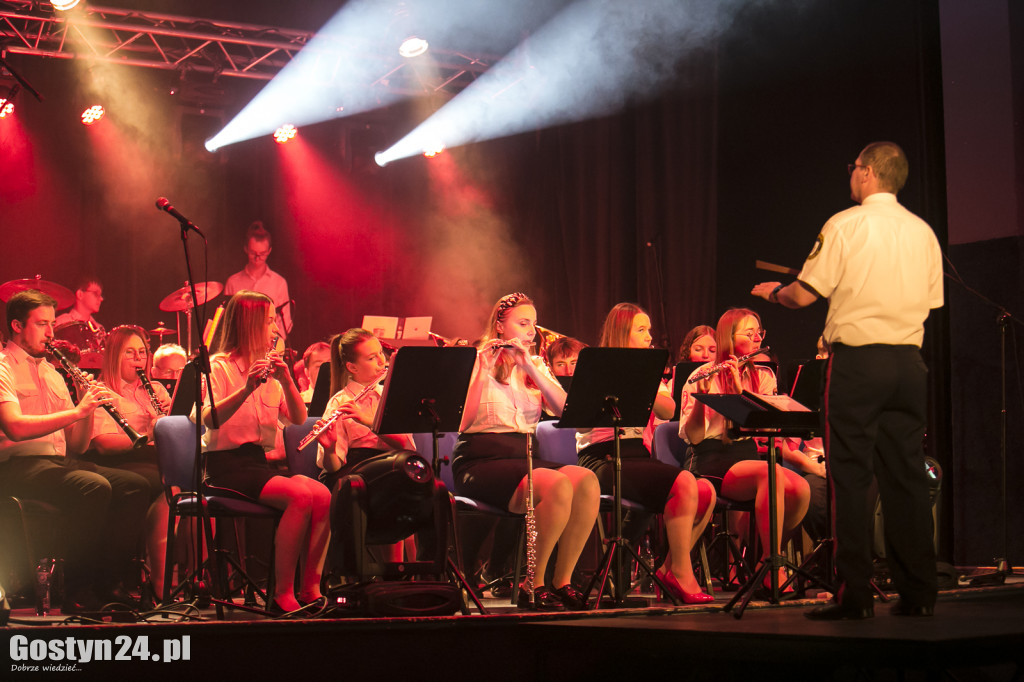 Koncert na zakończenie obchodów niepodległościowych w GOK Hutnik