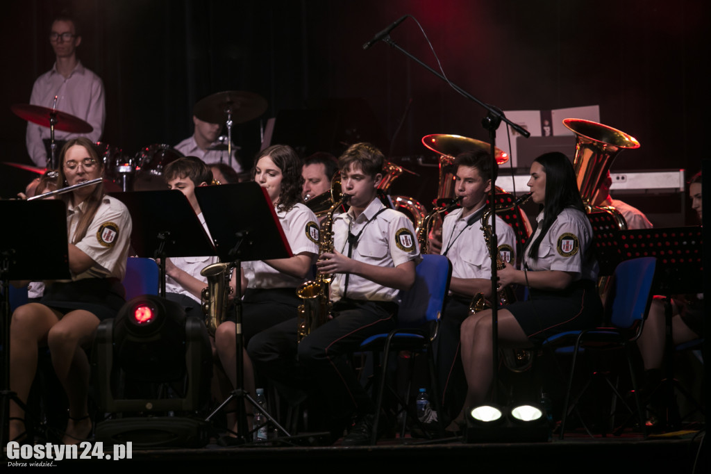 Koncert na zakończenie obchodów niepodległościowych w GOK Hutnik