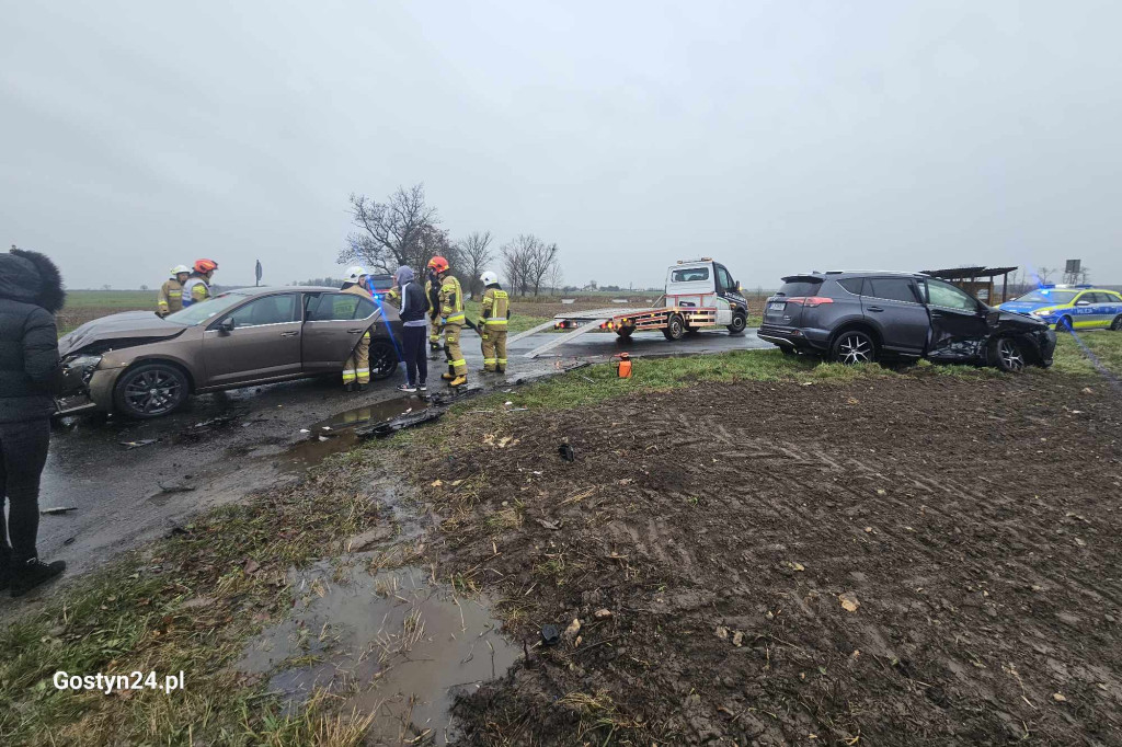 Kolizja dwóch samochodów na trasie Gostyń-Poniec