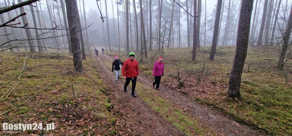 Mikołajkowy Marsz Nordic Walking w Dzięczynie