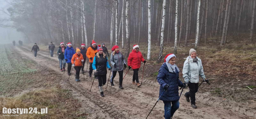 Mikołajkowy Marsz Nordic Walking w Dzięczynie