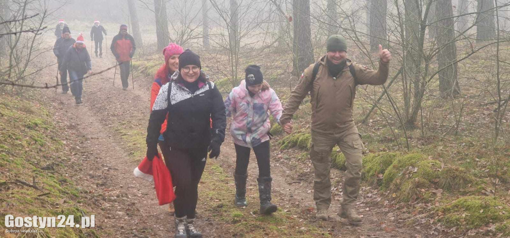 Mikołajkowy Marsz Nordic Walking w Dzięczynie