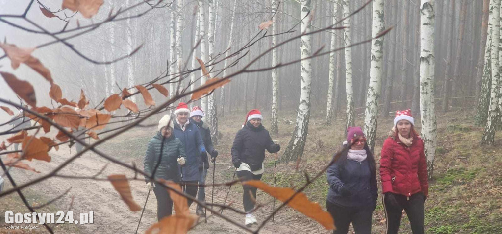 Mikołajkowy Marsz Nordic Walking w Dzięczynie