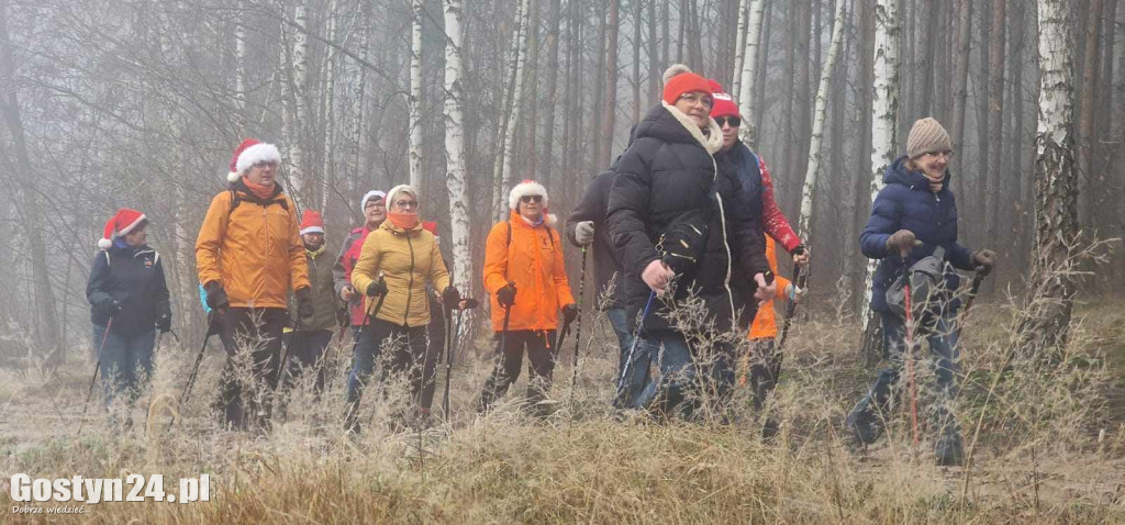 Mikołajkowy Marsz Nordic Walking w Dzięczynie