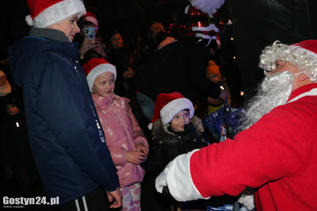 Mikołajki na placu w Stefanowie