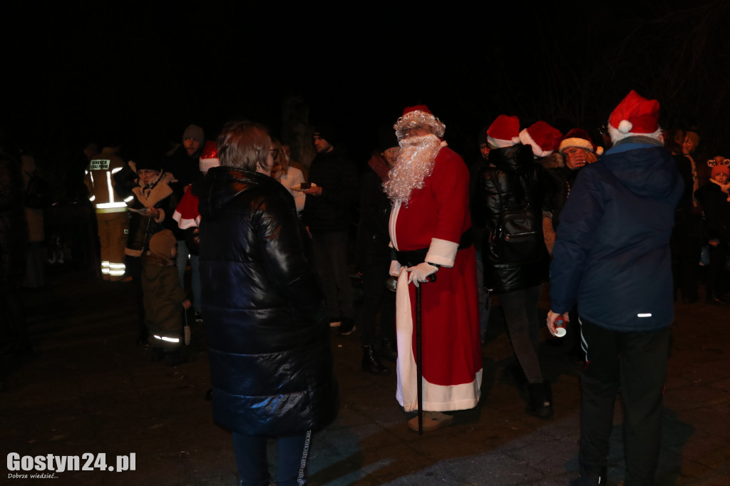 Mikołajki na placu w Stefanowie