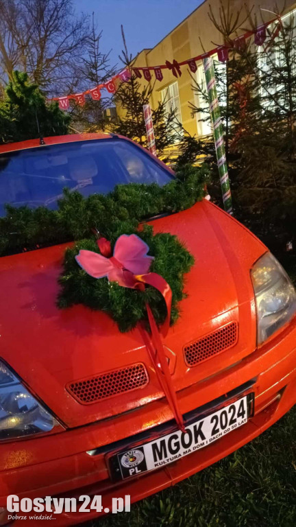 Świąteczna, klimatyczna fotościanka przed MGOK