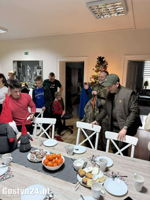 Świąteczne paczki od myśliwych z Ponieca