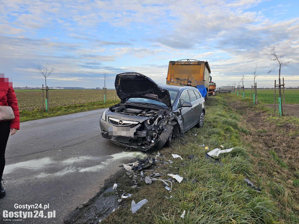 Zderzenie trzech pojazdów na trasie Gębice-Potarzyca