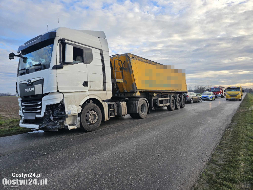 Zderzenie trzech pojazdów na trasie Gębice-Potarzyca