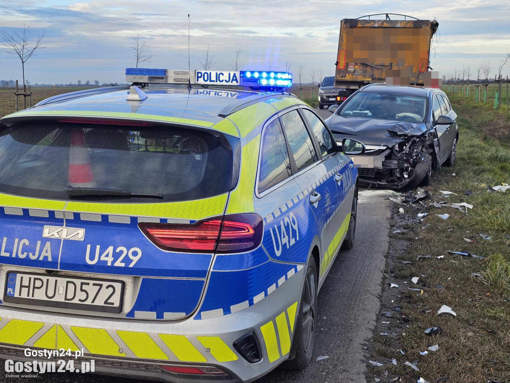 Zderzenie trzech pojazdów na trasie Gębice-Potarzyca