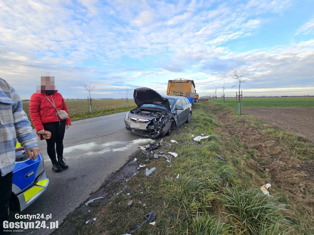 Zderzenie trzech pojazdów na trasie Gębice-Potarzyca