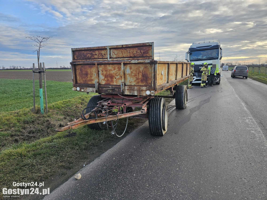 Zderzenie trzech pojazdów na trasie Gębice-Potarzyca