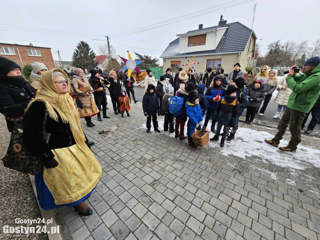 Kolędowanie z Biskupianami. Przyjechali bryczkami