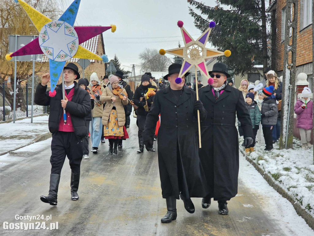 Kolędowanie z Biskupianami. Przyjechali bryczkami