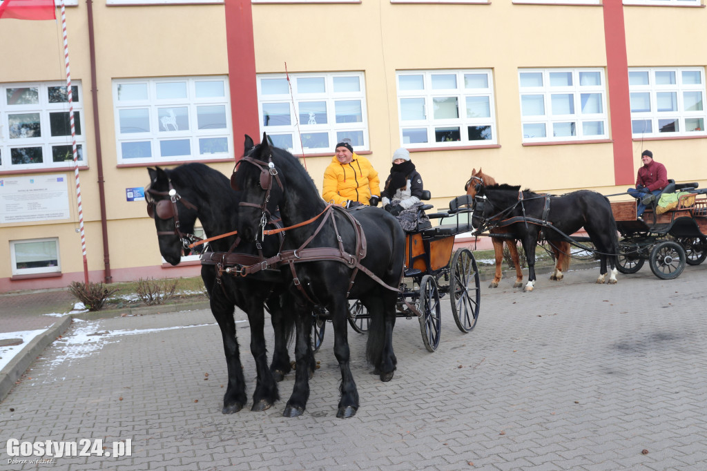 Kolędowanie z Biskupianami. Przyjechali bryczkami