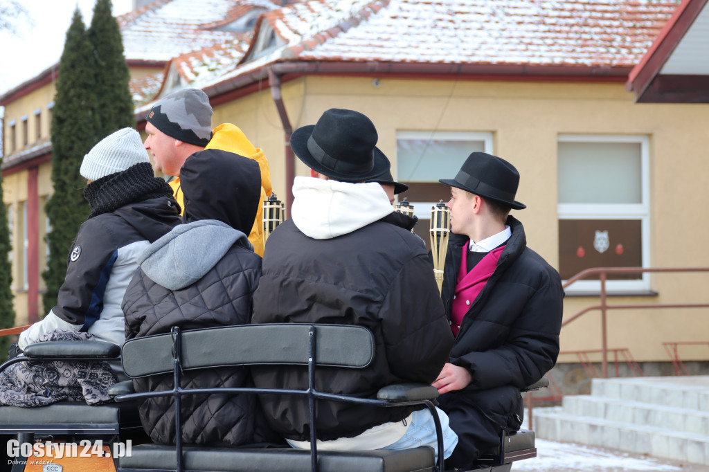 Kolędowanie z Biskupianami. Przyjechali bryczkami