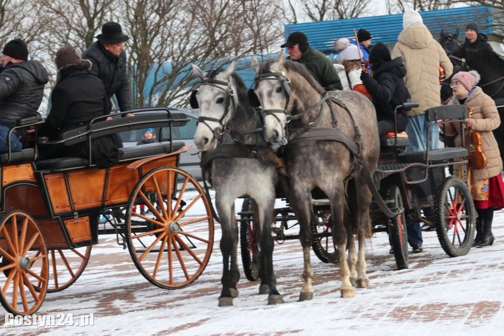 Kolędowanie z Biskupianami. Przyjechali bryczkami