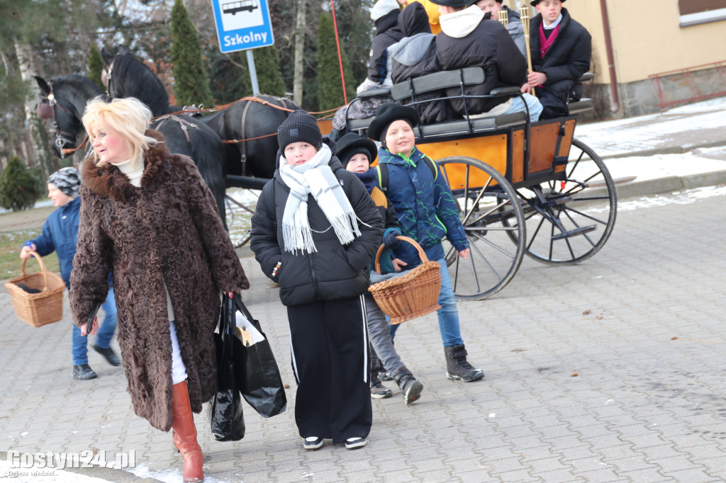 Kolędowanie z Biskupianami. Przyjechali bryczkami