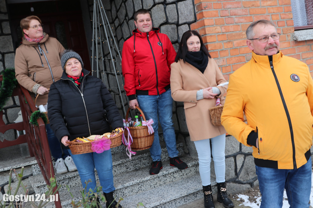 Kolędowanie z Biskupianami. Przyjechali bryczkami
