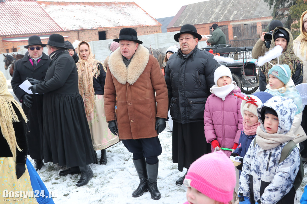 Kolędowanie z Biskupianami. Przyjechali bryczkami