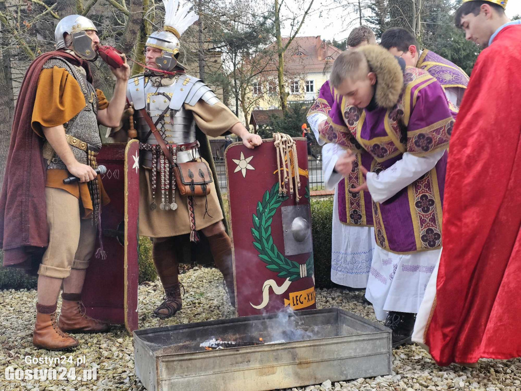 Orszak Trzech Króli przeszedł ulicami Gostynia