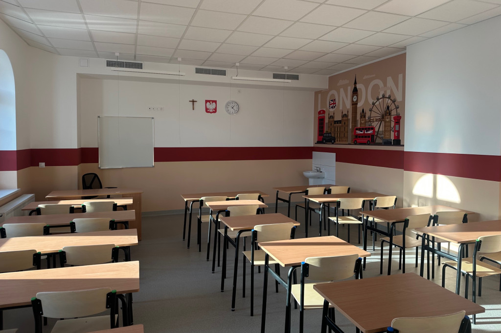 Remont klas w szkole w Poniecu